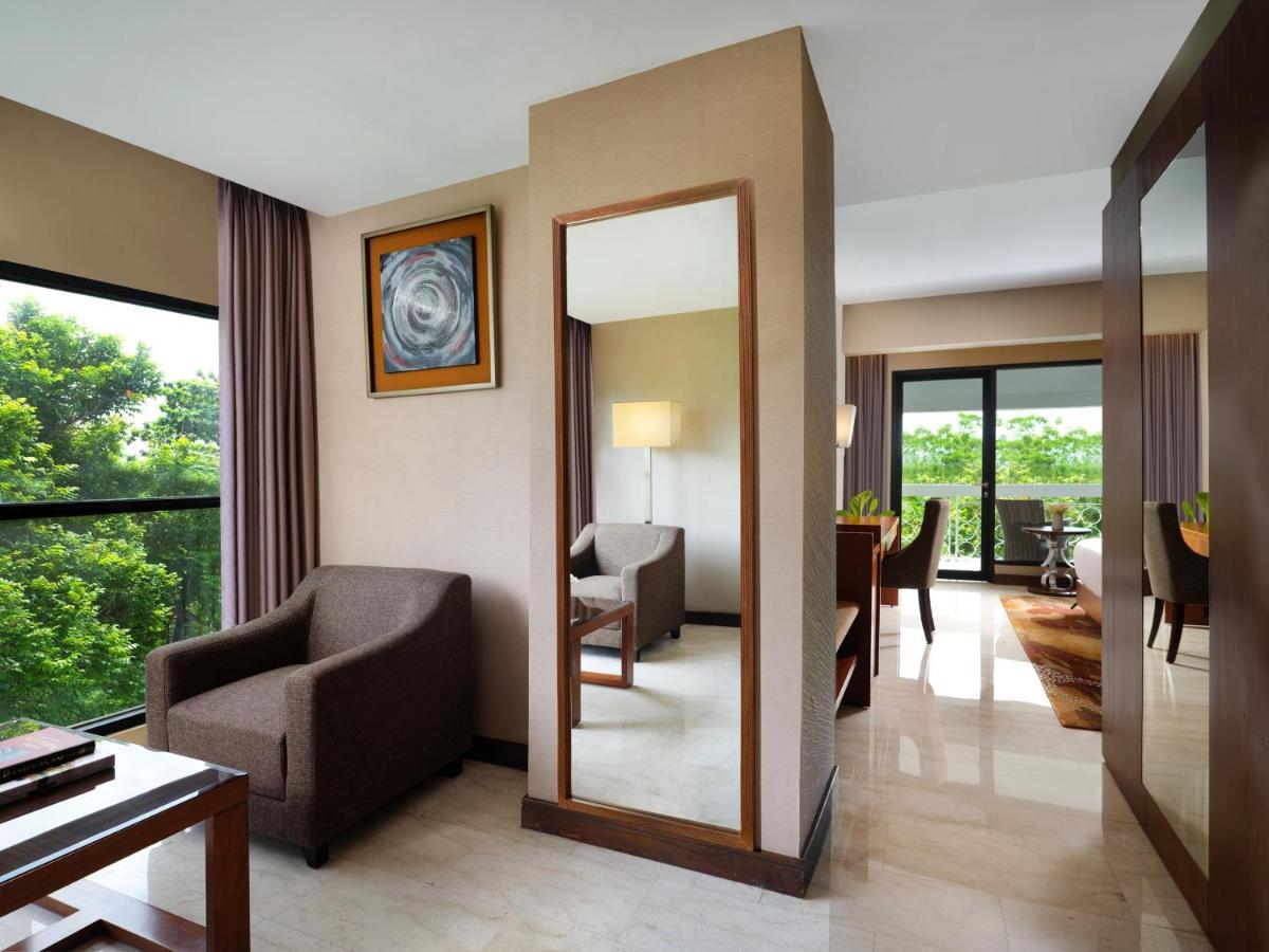 Royal Ambarrukmo Yogyakarta Hotel Buitenkant foto