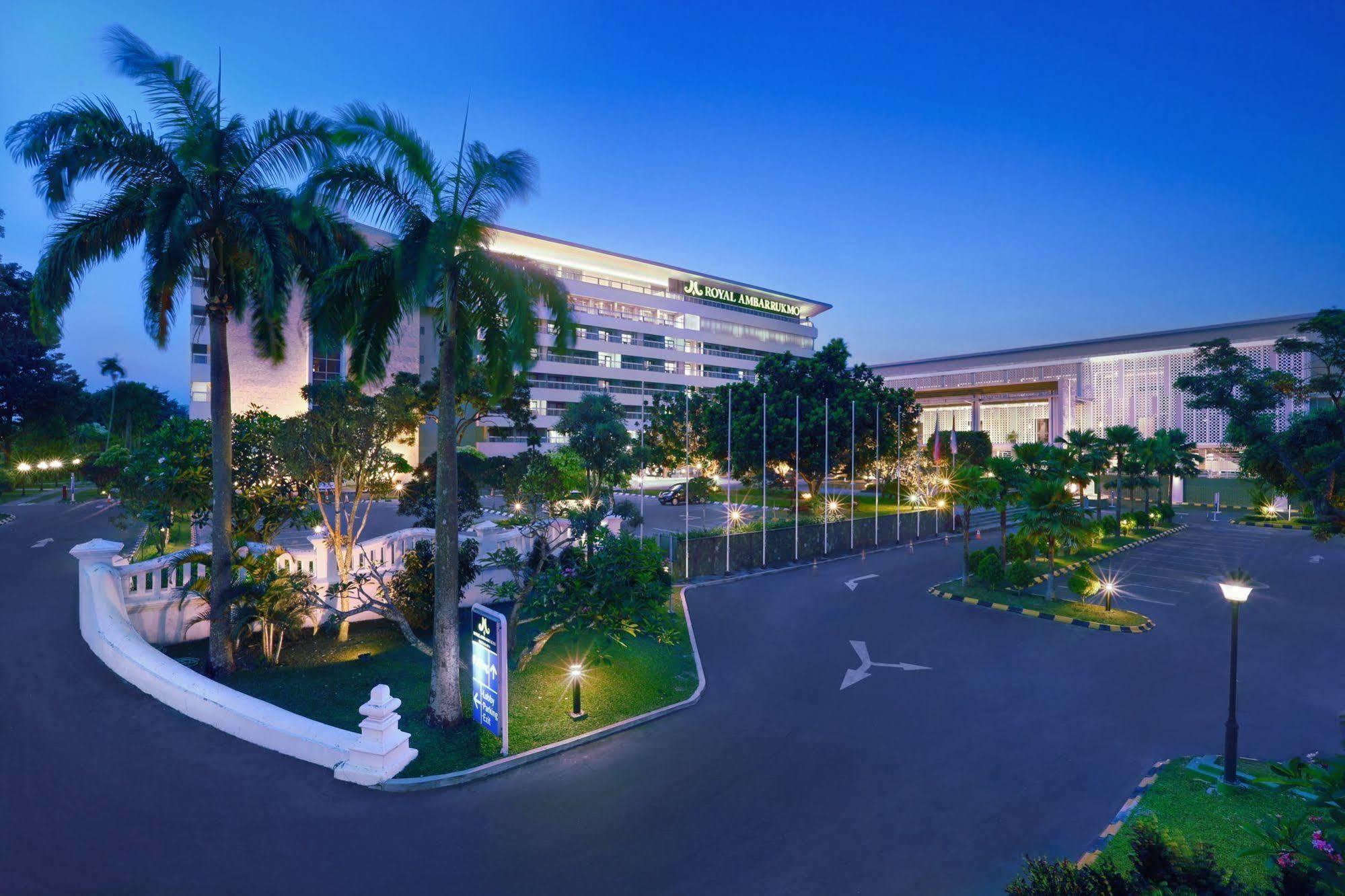 Royal Ambarrukmo Yogyakarta Hotel Buitenkant foto